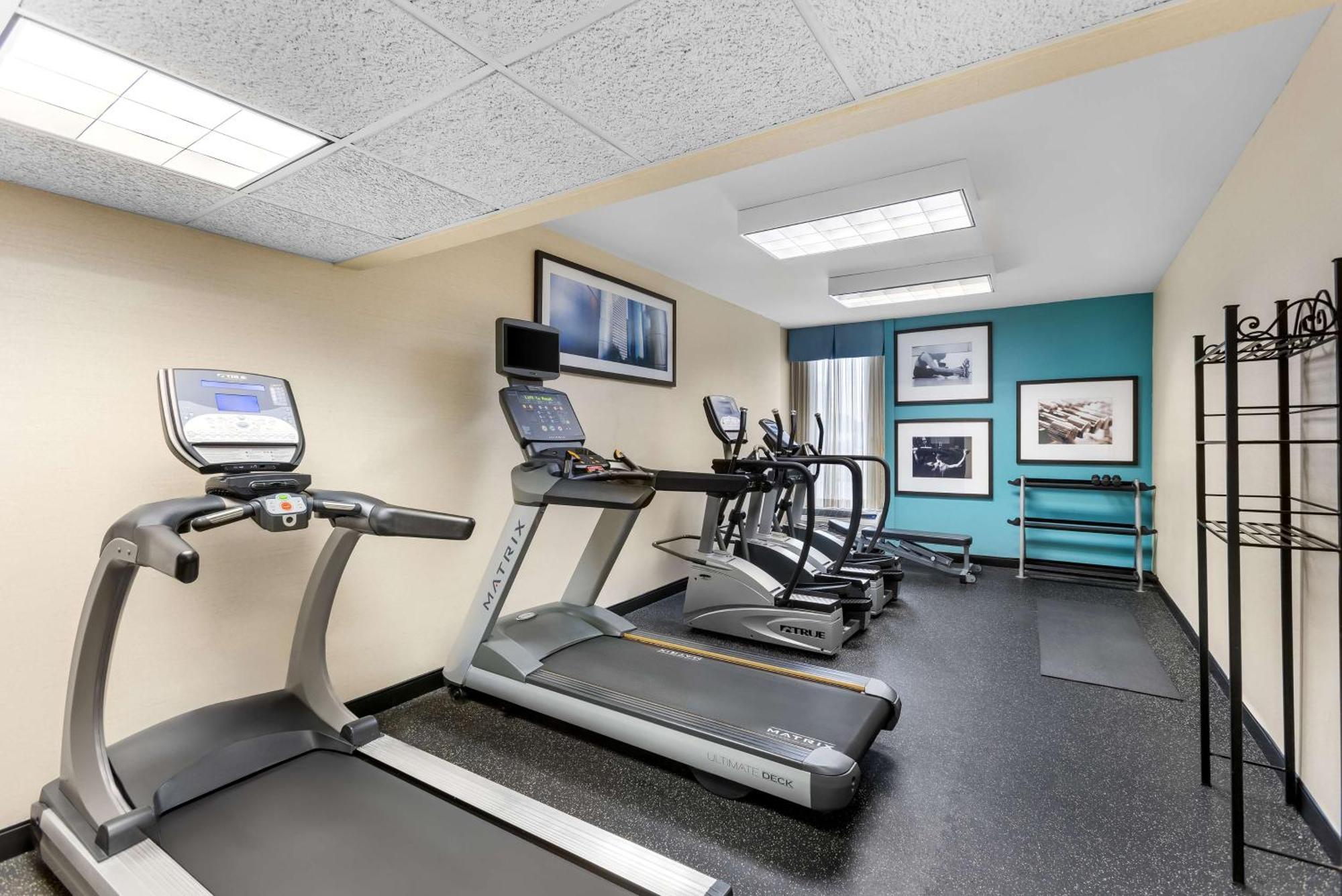 Hotel Sonesta Essential Houston Hobby Airport Exterior foto